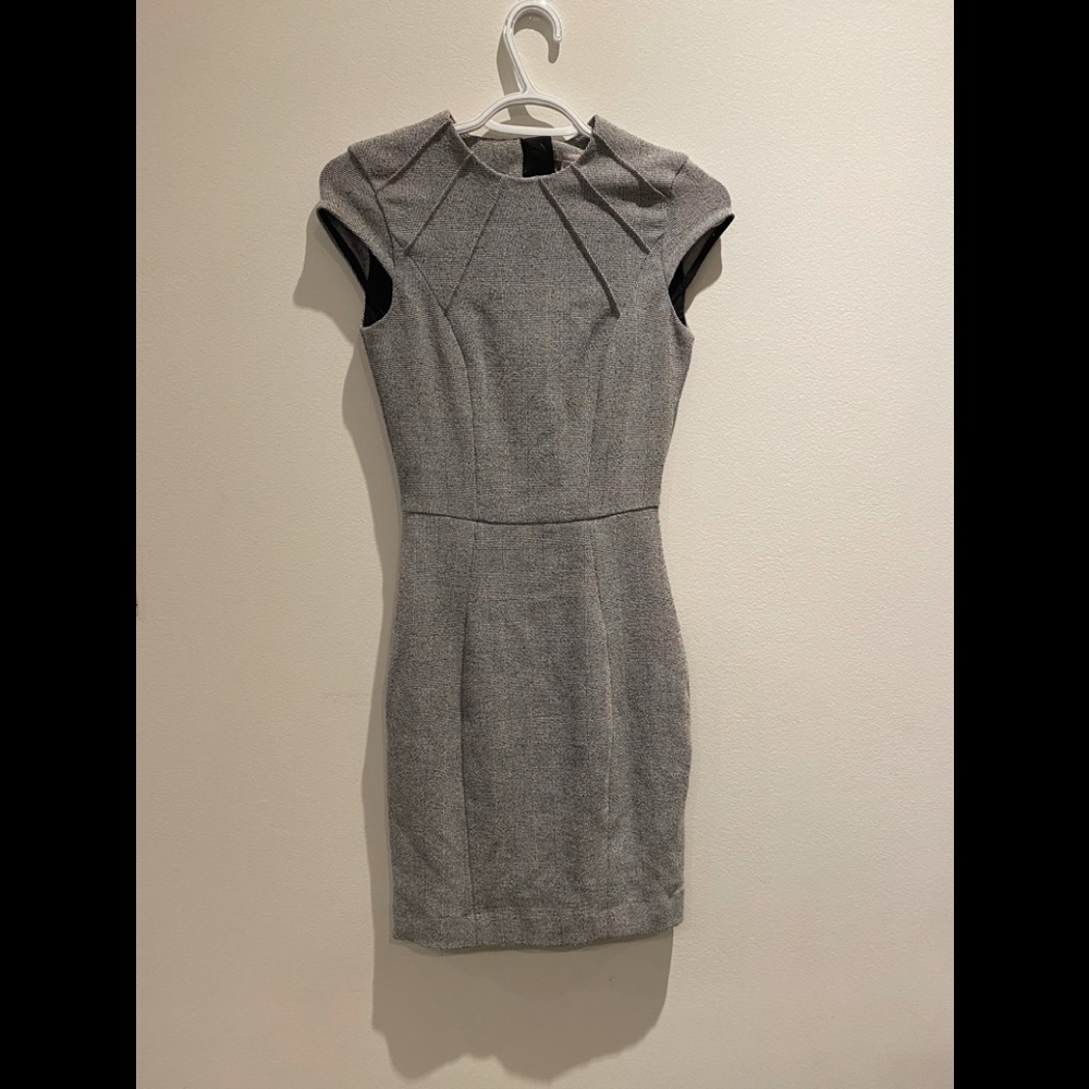 dress from H&M is size 2 woman’s.